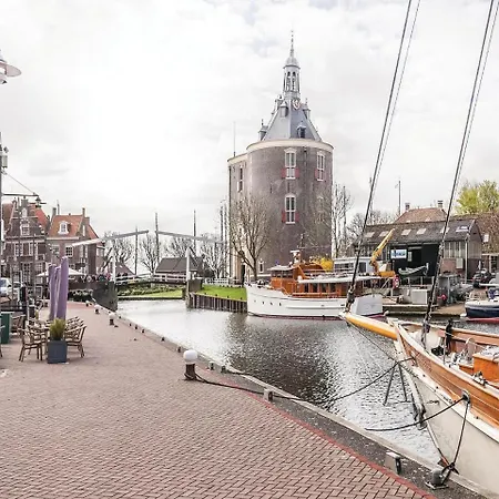 Water & Vuur Huisje بيت للعطل